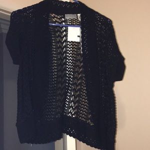 Short sleeve sweater